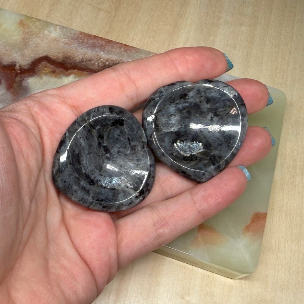 Duimsteen larvikiet hart