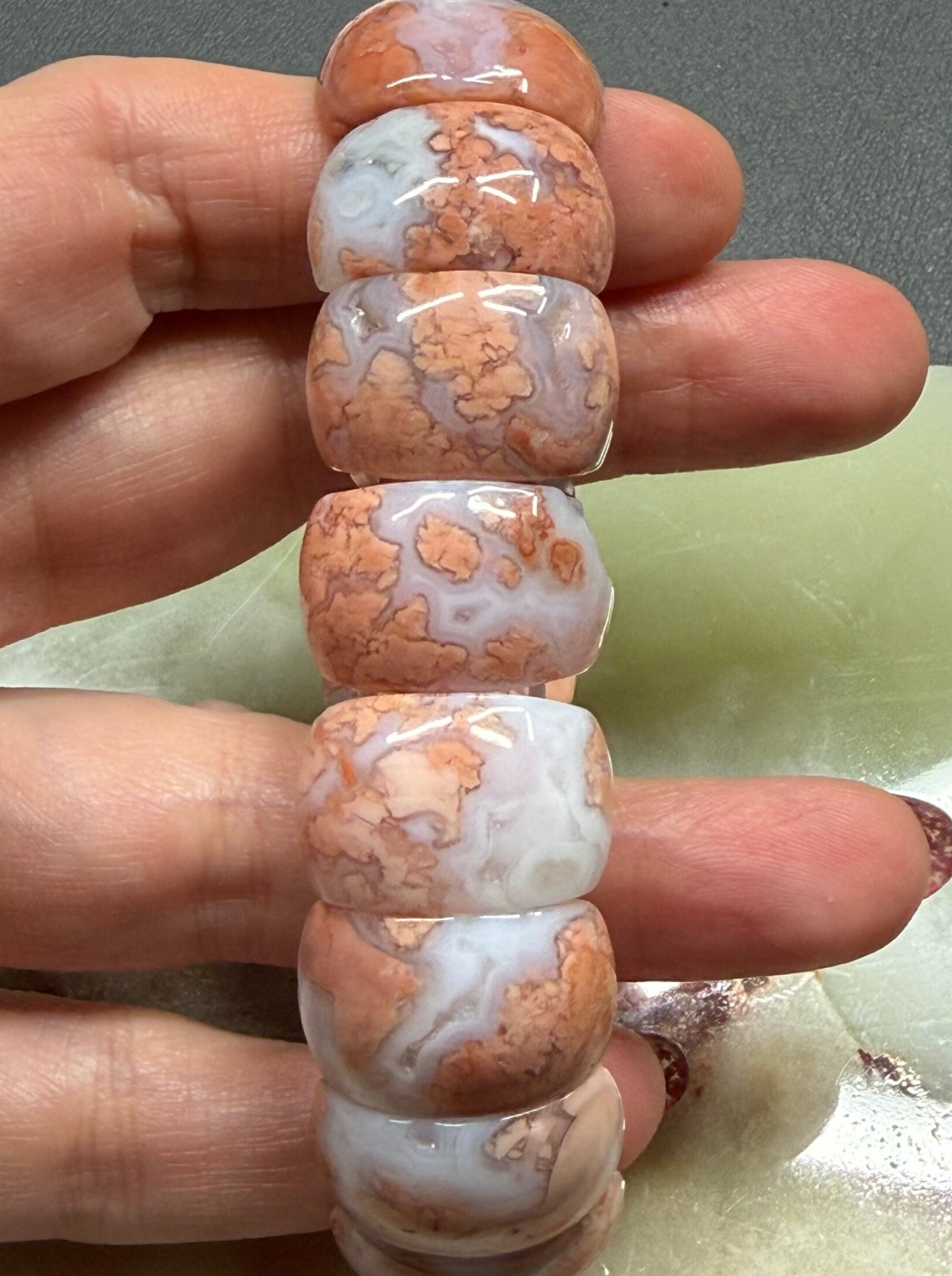 Roze jaspis in chalcedoon soft bangle