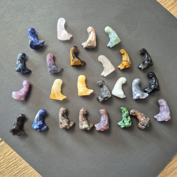 Moeder aarde beeldjes diverse / mini carvings (3 cm)