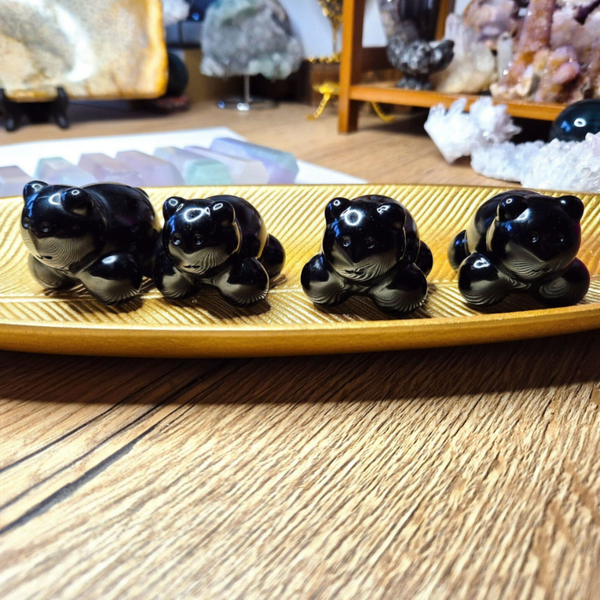 Beer beeldje carving van zwart obsidiaan