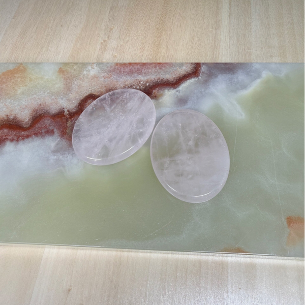 Duimsteen /  worry stone rozenkwarts