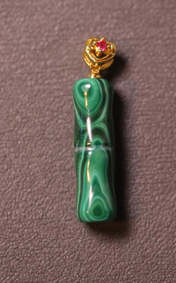 Malachiet hanger bamboe 2