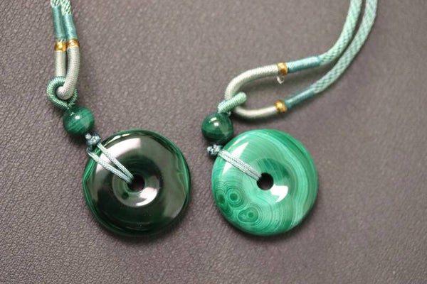 Malachiet donut met koord