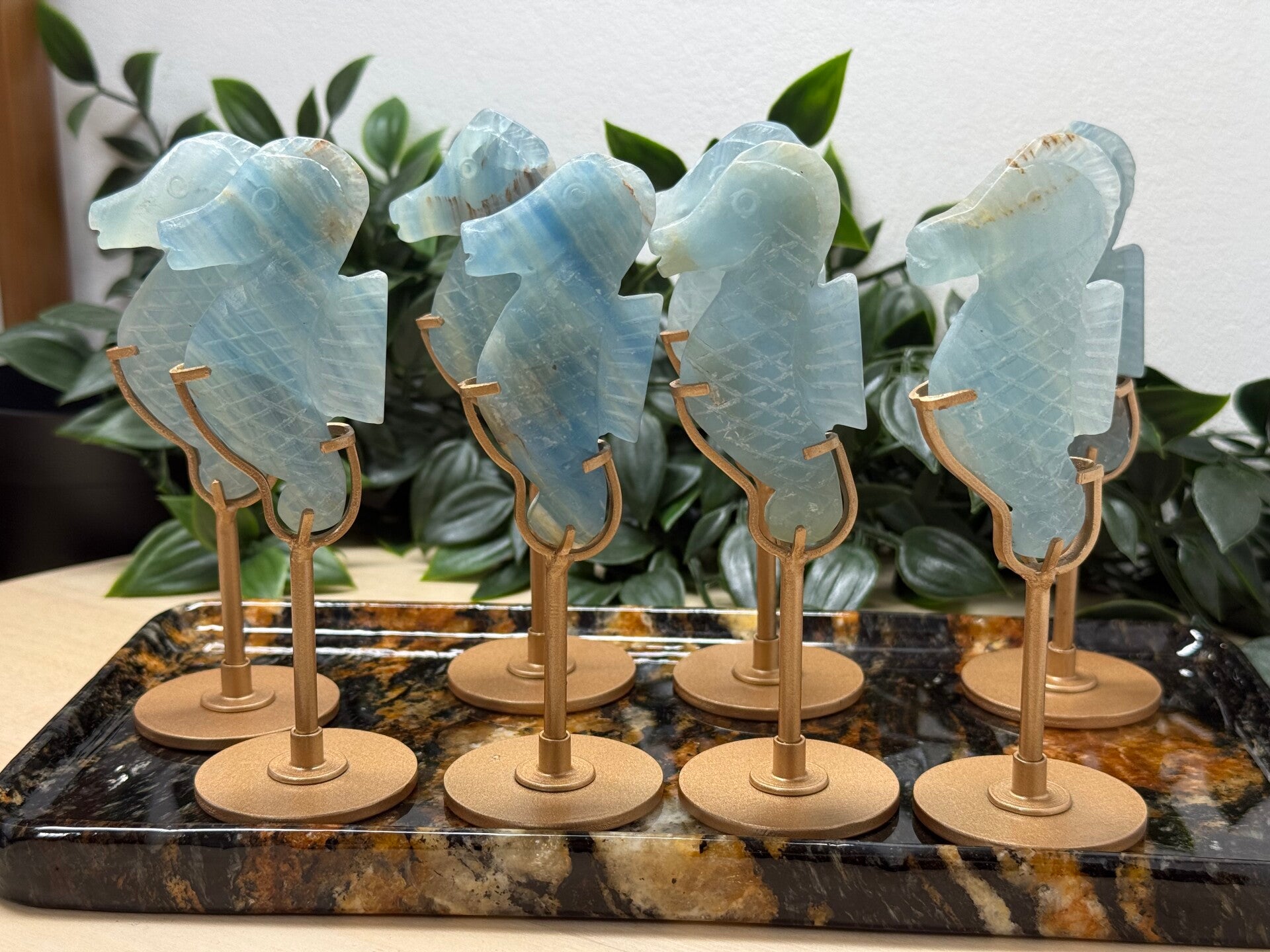 Blauwe onyx zeepaard beeldje / carving