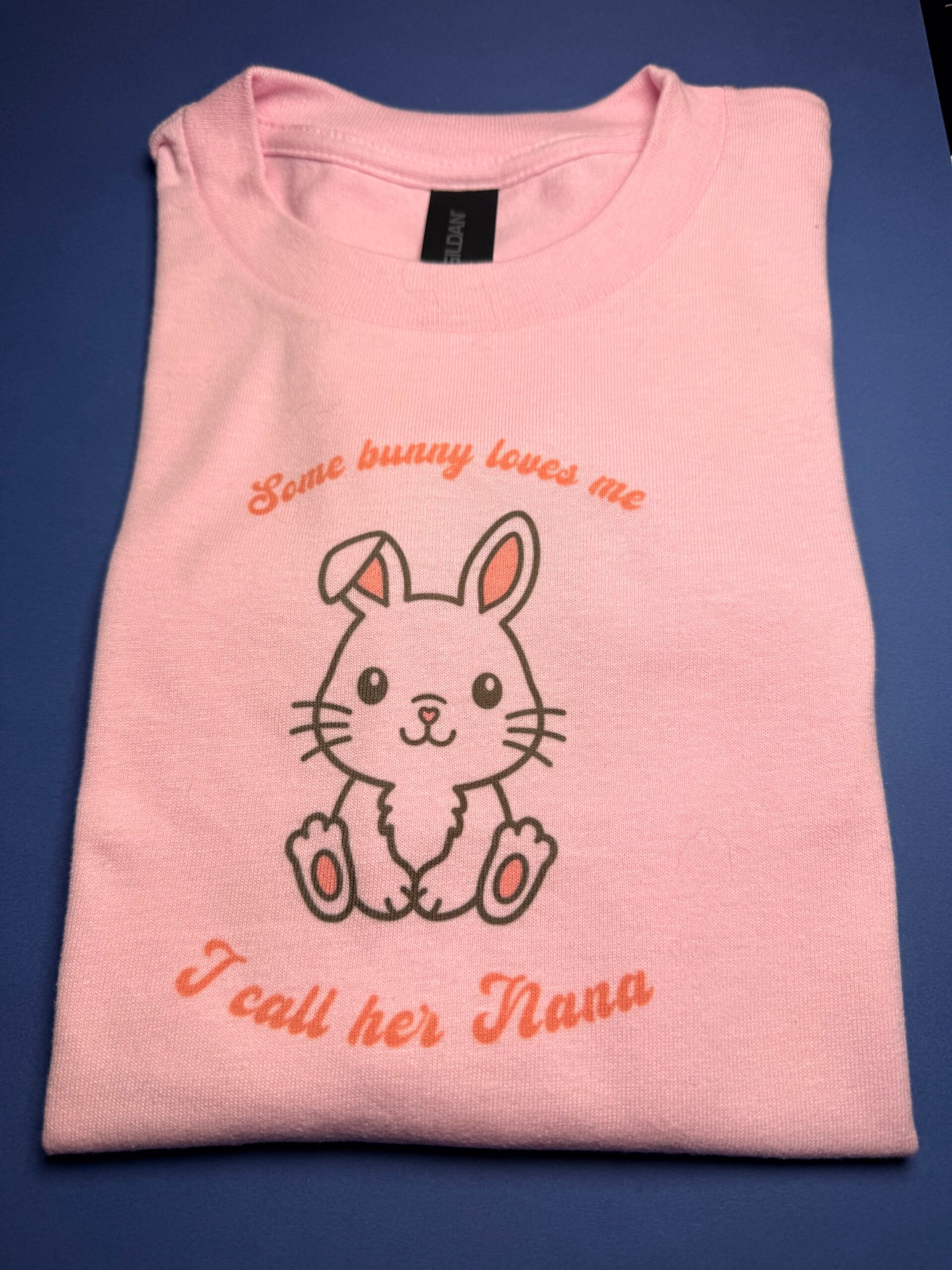 T-Shirt - "Some bunny loves me" (Nana)