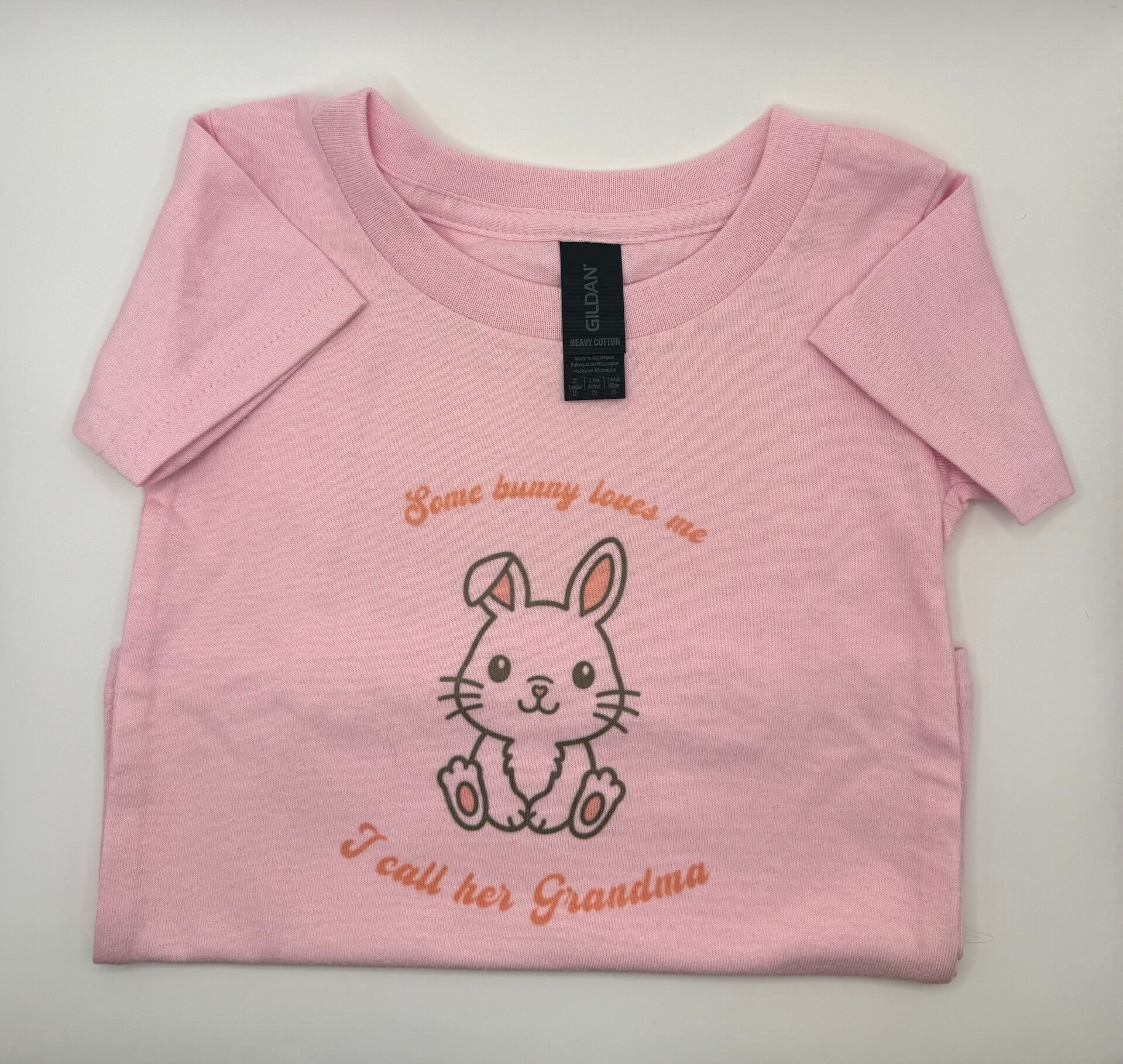T-Shirt - "Some bunny loves me" (Grandma)