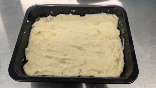 ovenschotel met gehakt, appelmoes en puree