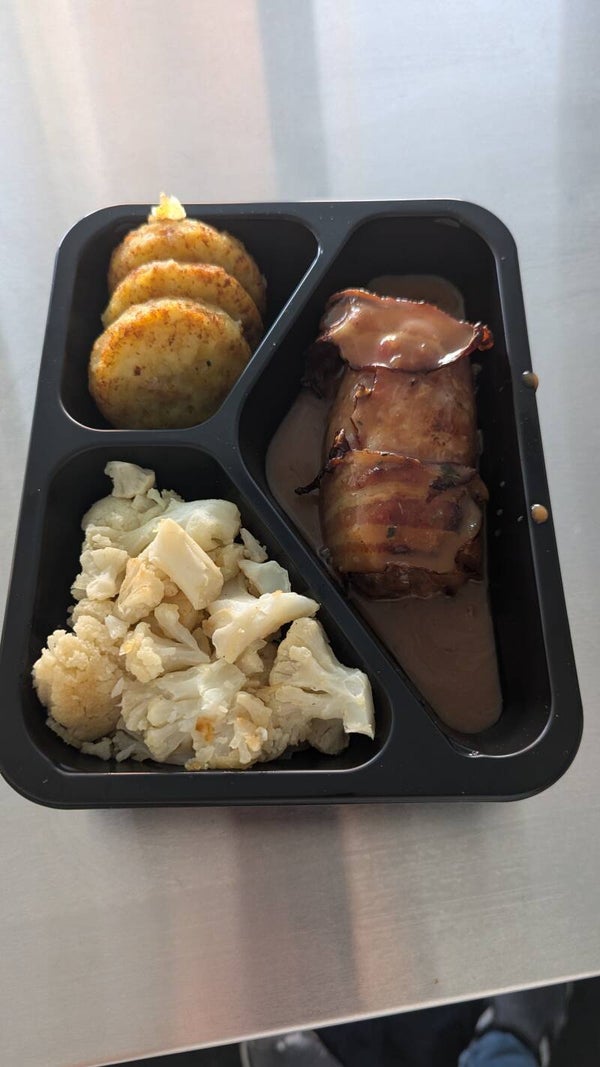 Slavink met bruinesaus, bloemkool en rosti