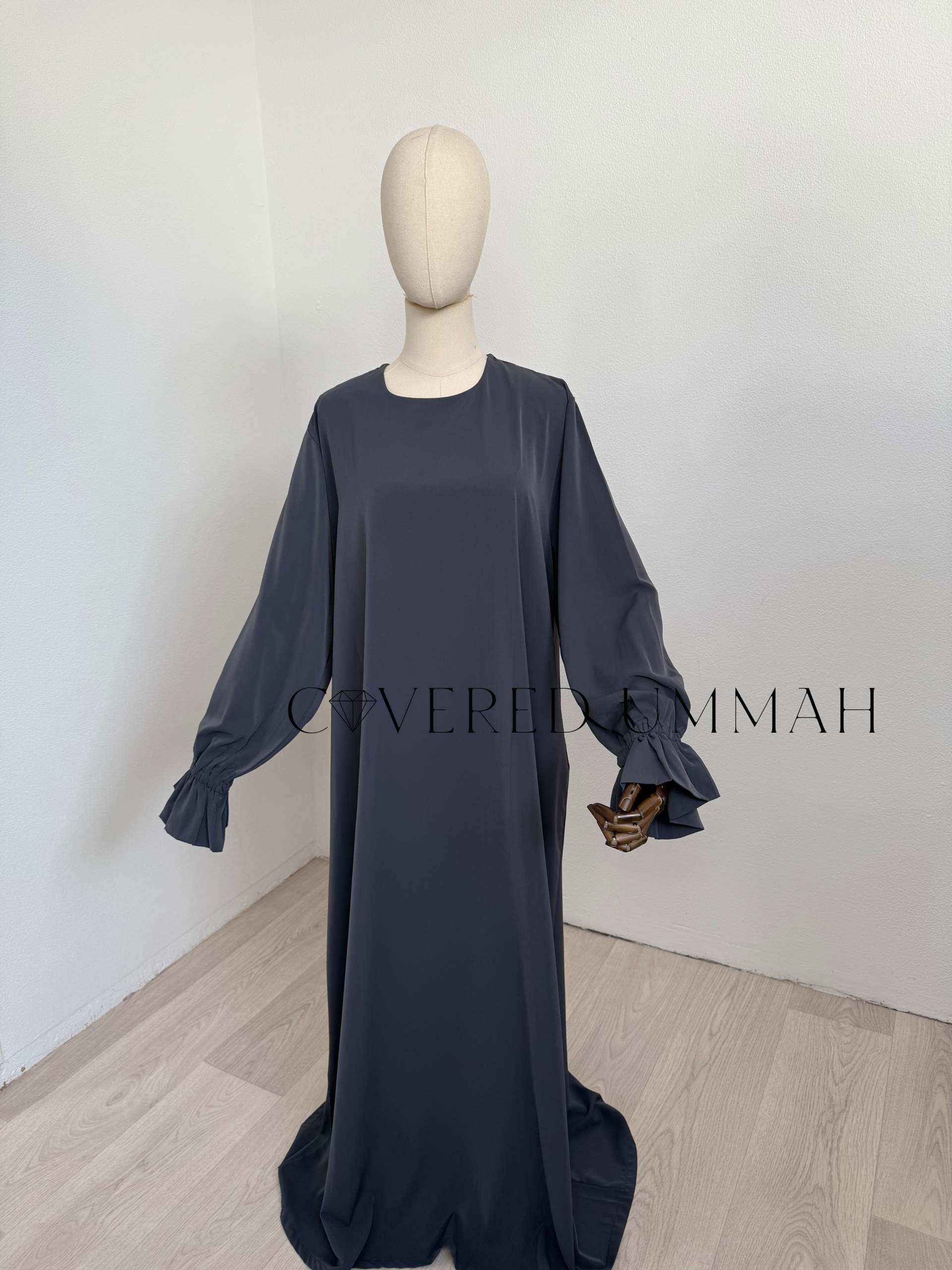 Sarah Abaya ‘Dark Grey’