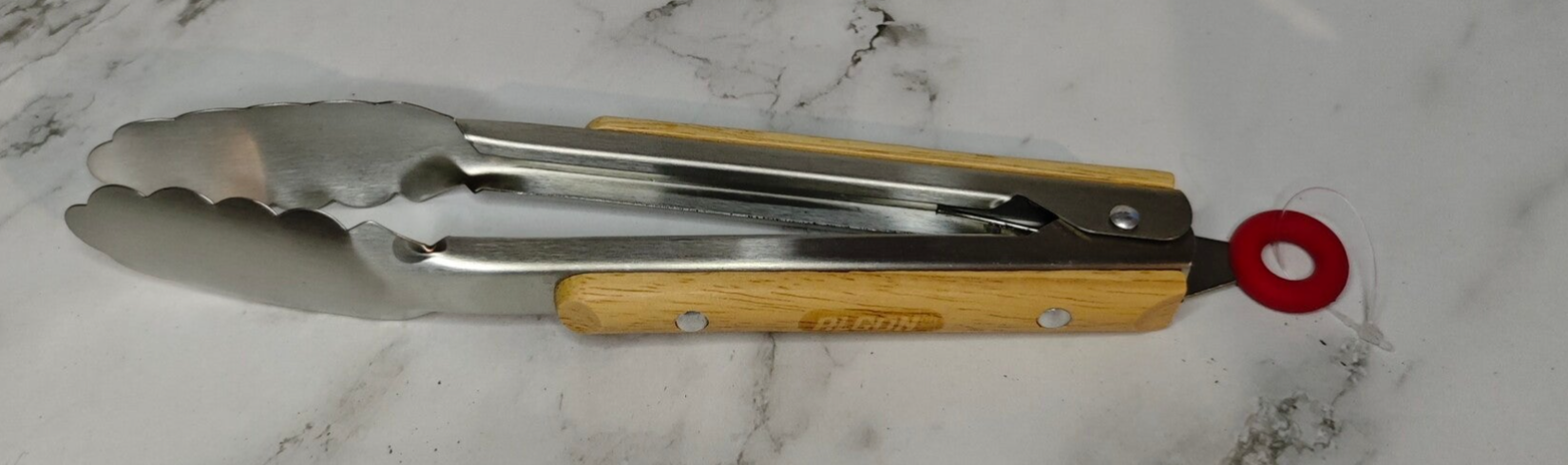 Grillzange mit Holzgriffen