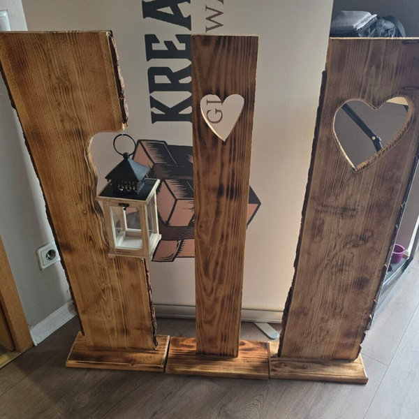 Holzsteelen geflammt