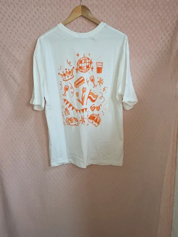 Wit T-shirt met oranje print