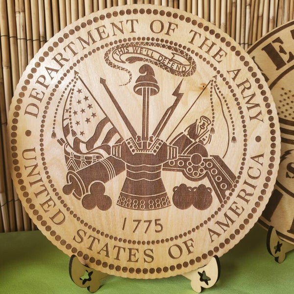 10" Round Engraved Logo with Star cutout stand
