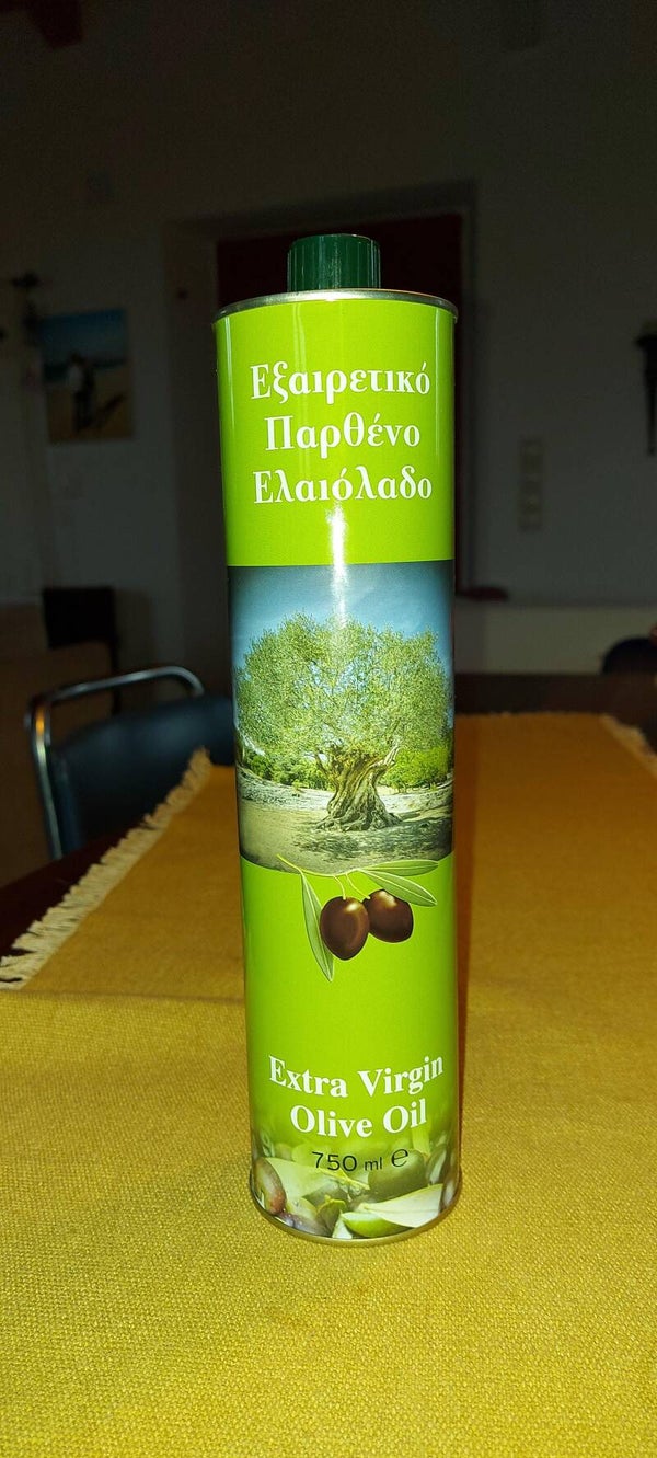 8 blikken  500 ml extra vergine olijfolie in blik