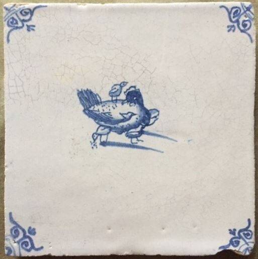 tegel-vogel-kip-en-kuikens-17e-eeuw-22dec2023-standard-lwqb00.jpg
