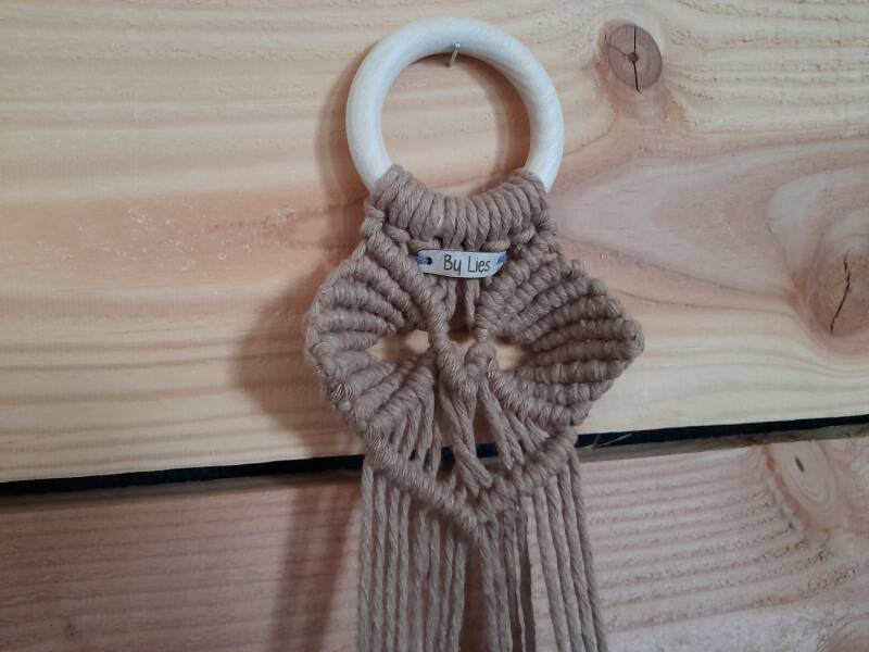 Model Mies € 15,- kleur: Teak