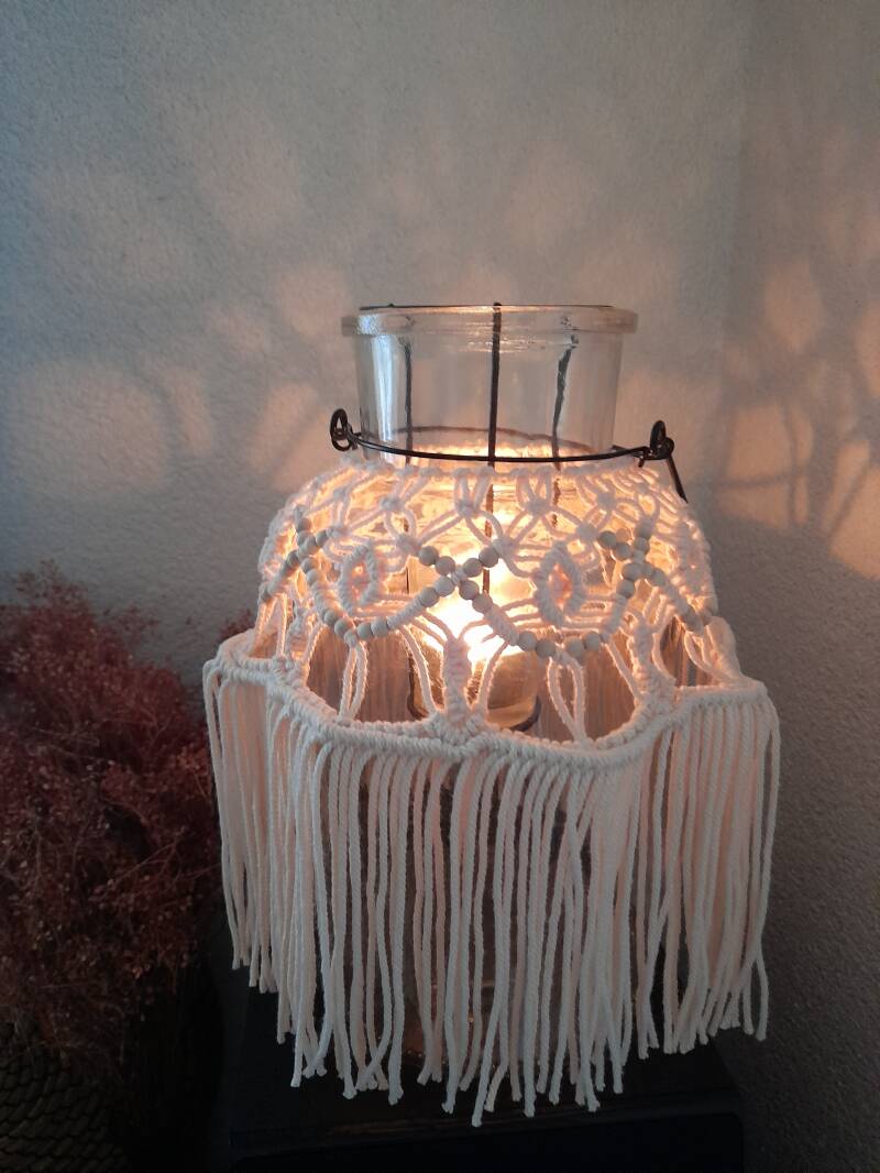 Model Bexi € 10,- kleur Almond