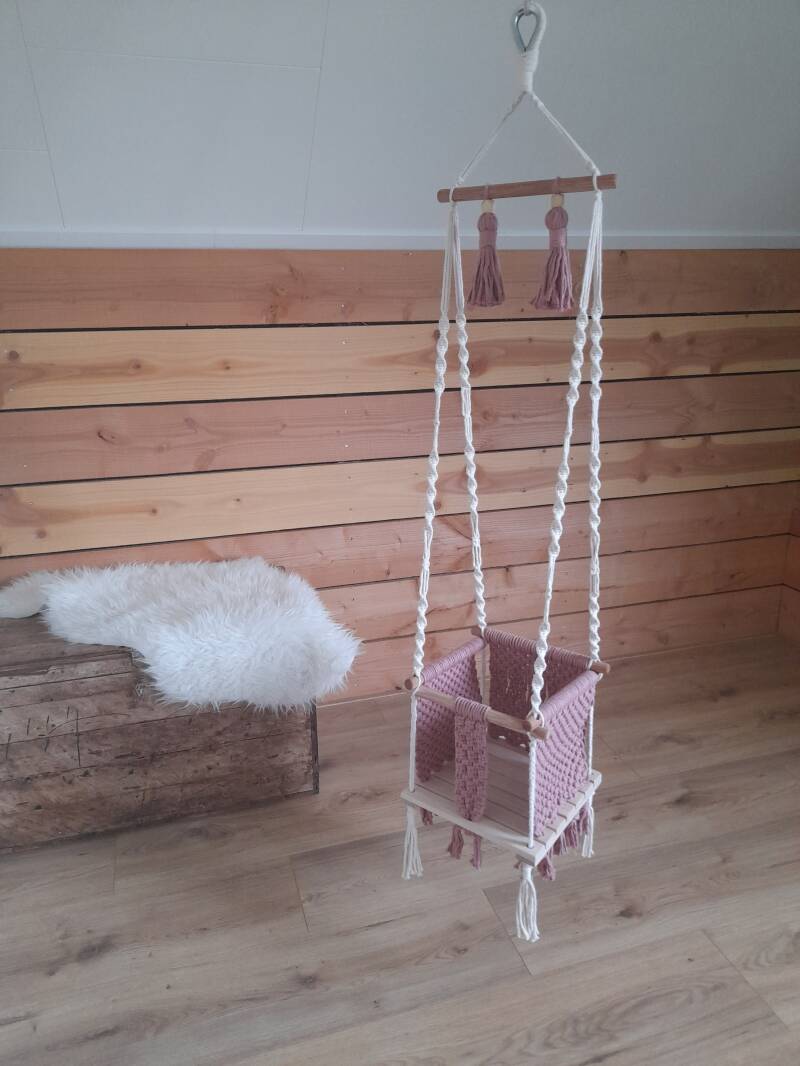 Model Bear € 95,-, kleur: Almond en Blush