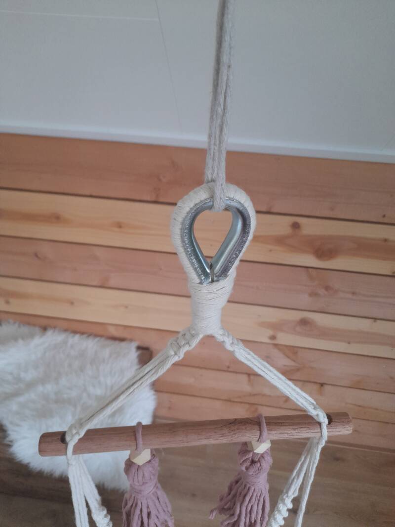 Model Bear € 95,- karbijnhaak.