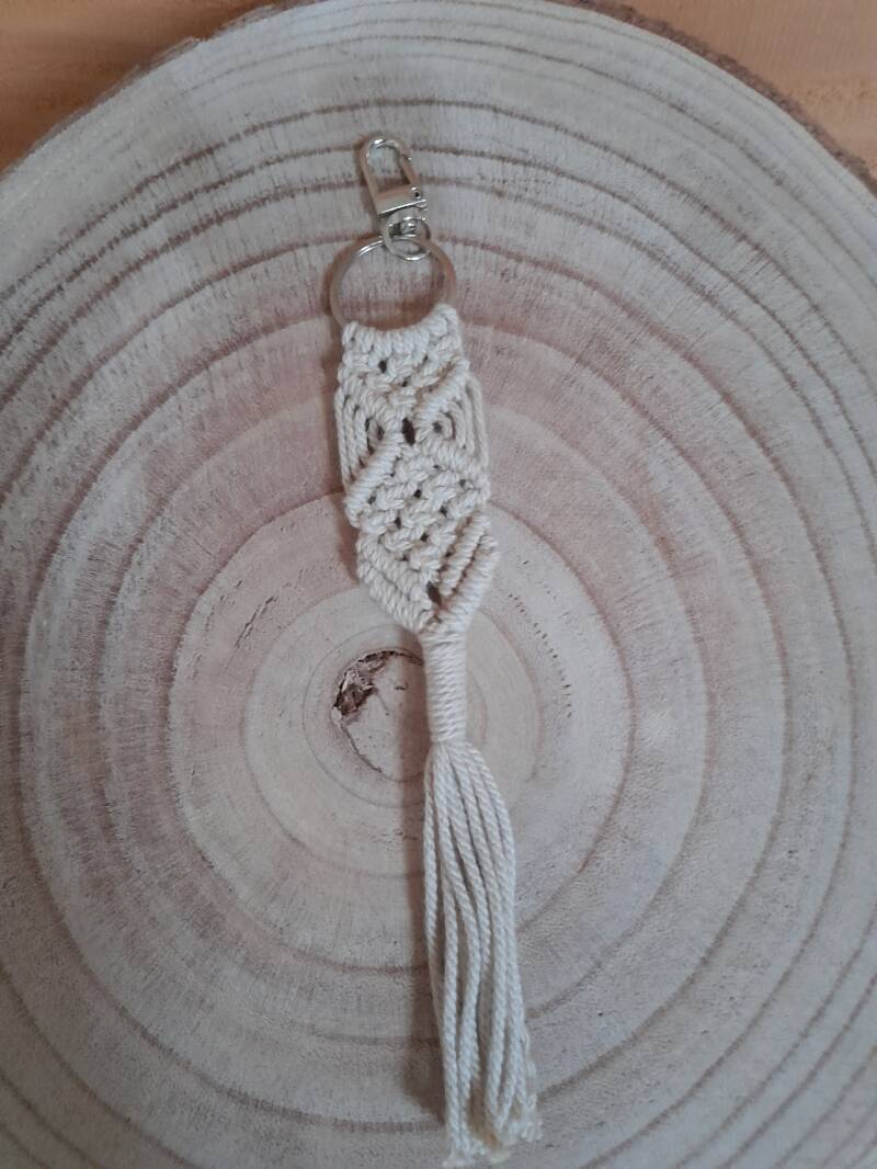 Model Zeli € 2,- / 20 cm / kleur: Cremé