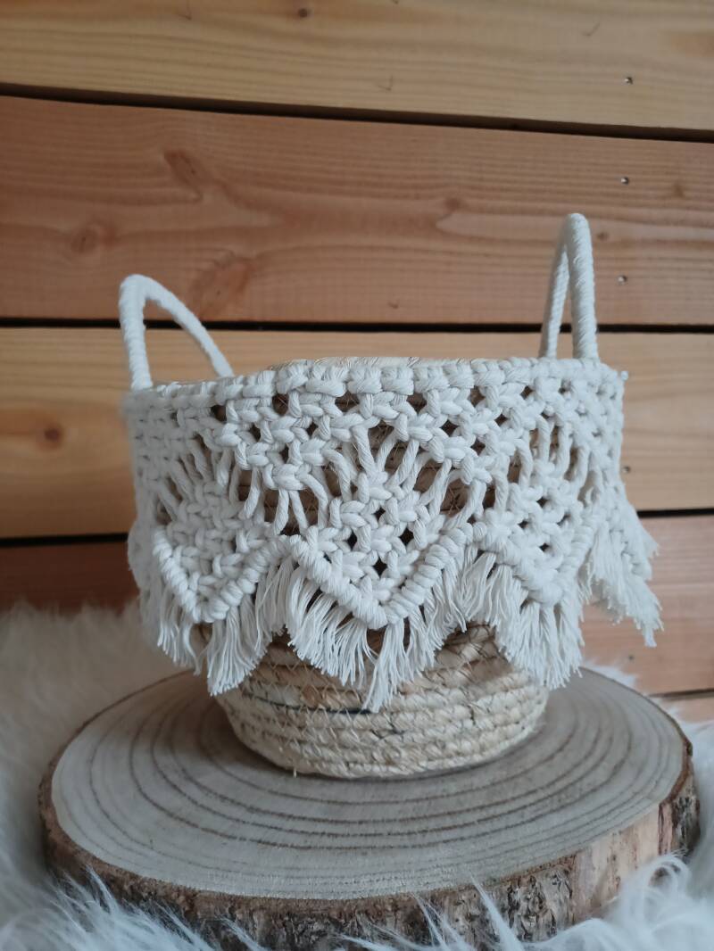 Model Buck, € 15,- 24x25 cm white