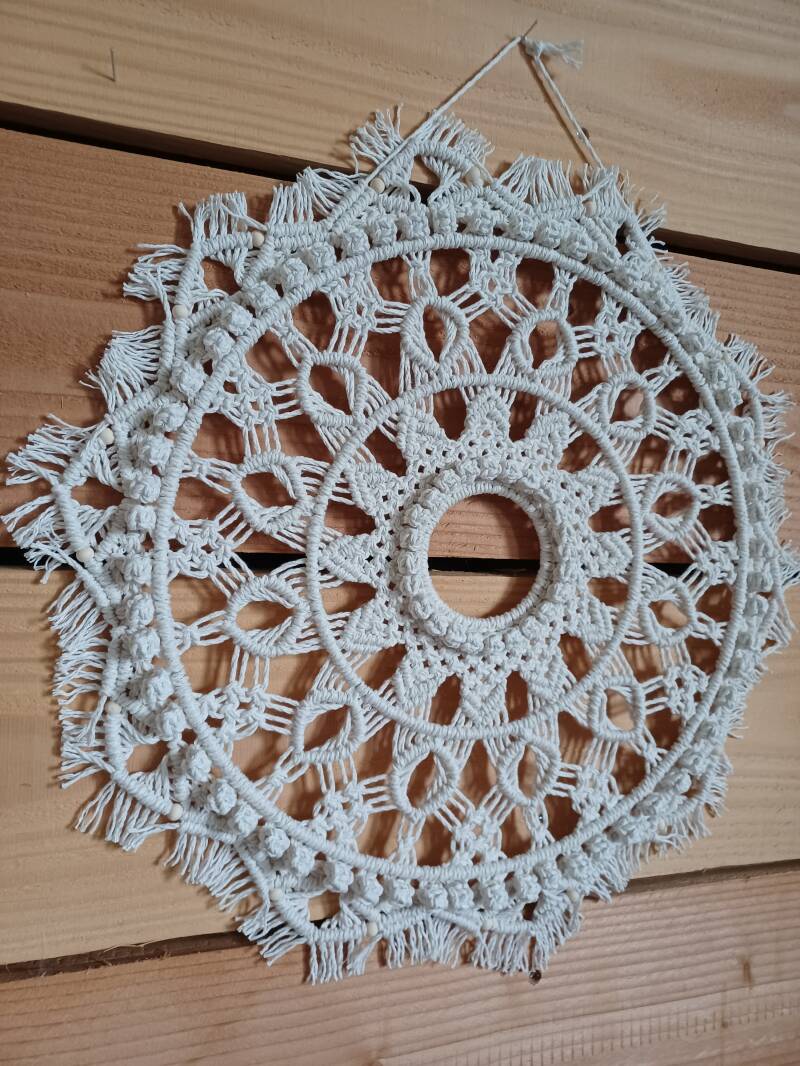 Model Gene € 35,- / 2 mm / white 52 cm