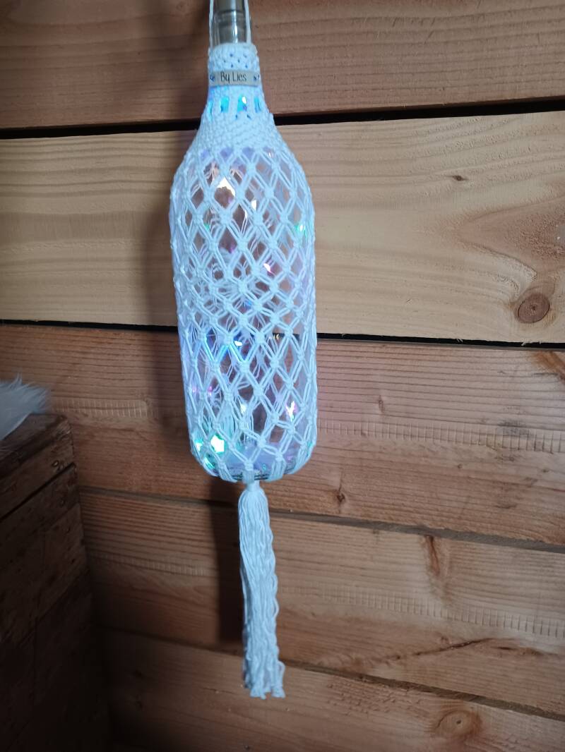 Model Bera € 15,- met lichtjes erin