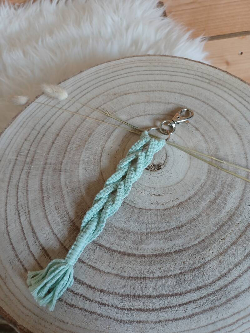 Model Eser (H) € 6,-