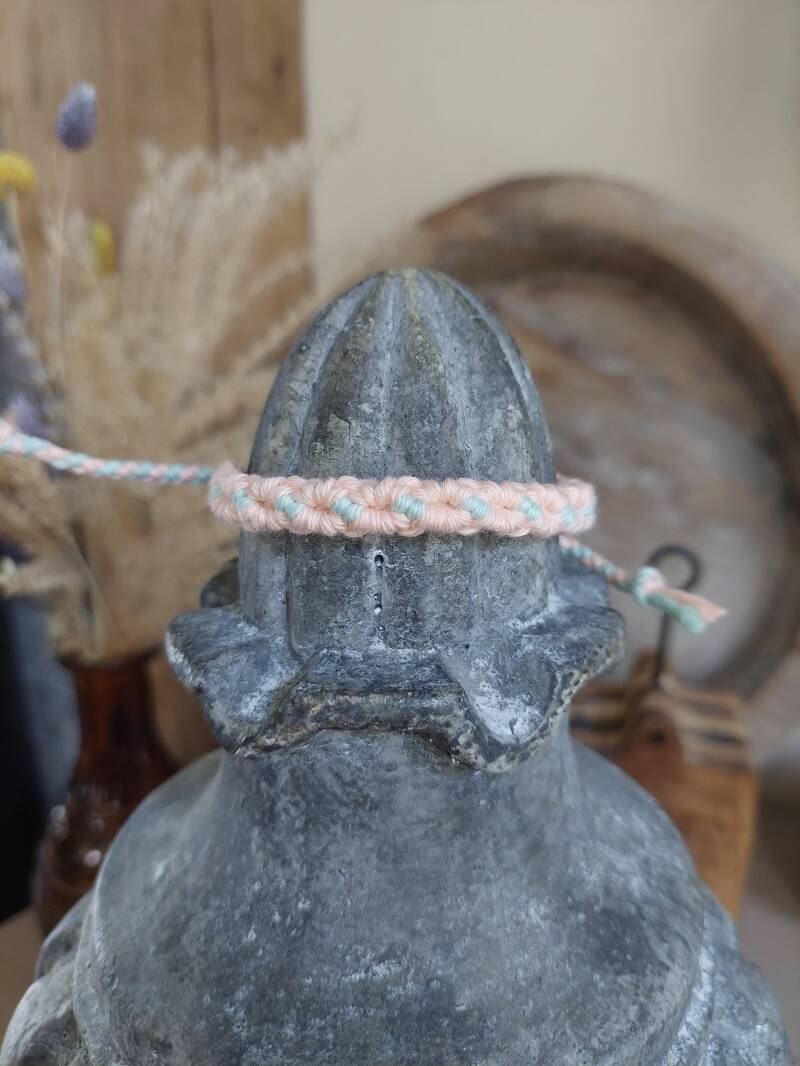 Model 104 € 6,- / light peach + aquablauw