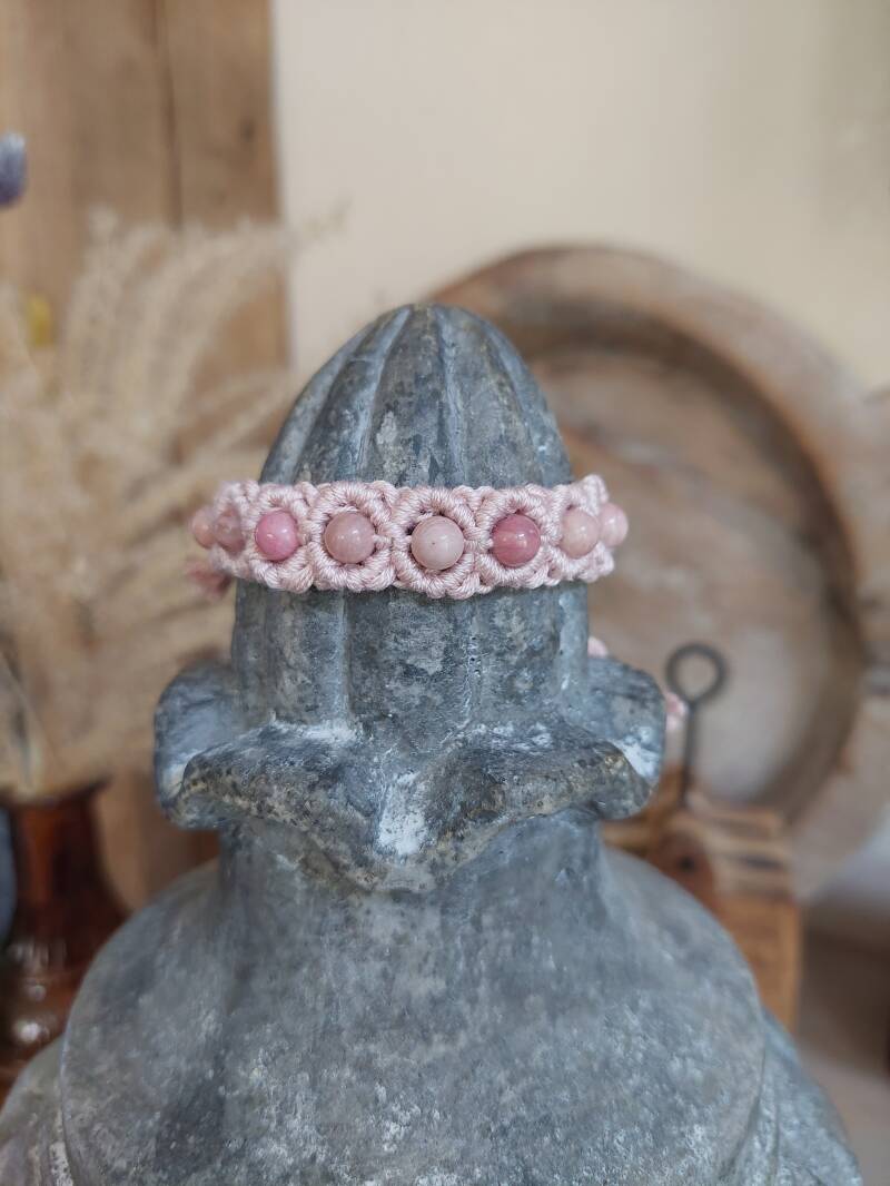 Model 124 € 12,50 / roze / 8x Rhodoniet 