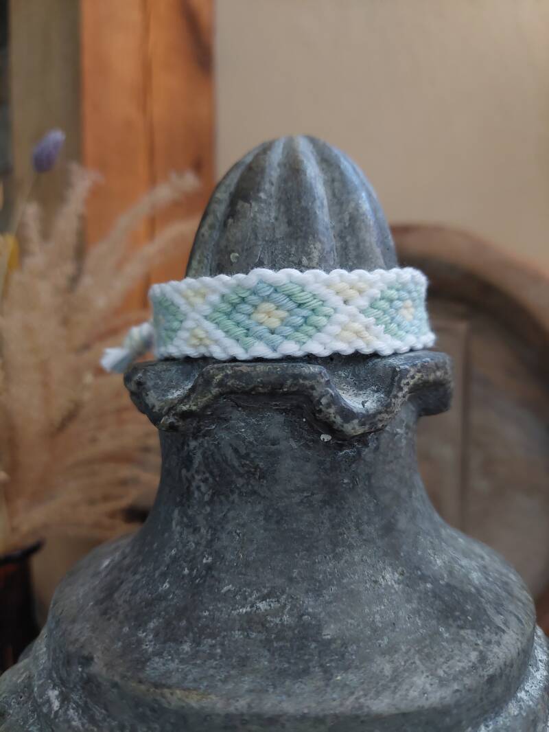 Model 125 € 10,- / groen + wit + geel