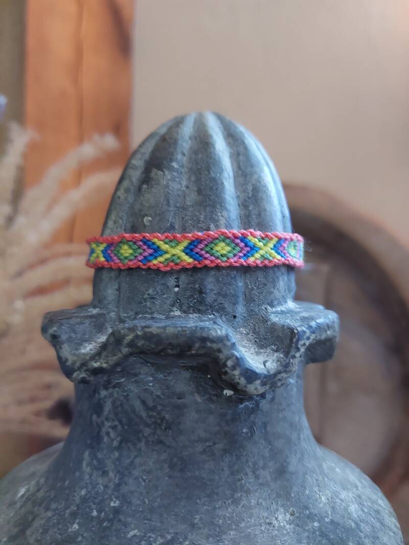 Model 126 € 15,- / kleurrijk / natuursteen: 6 x Aquamarijn 