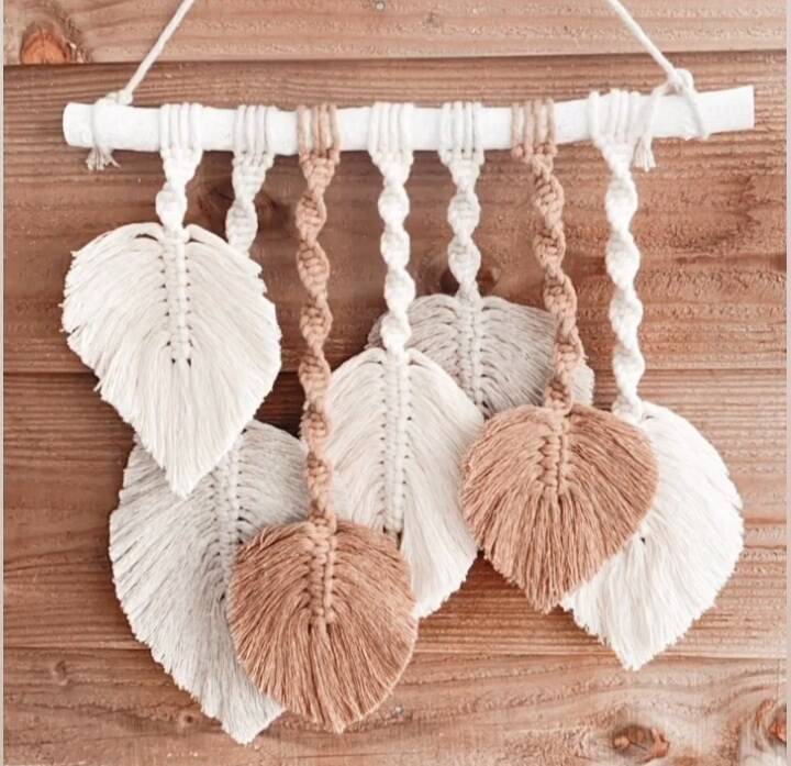 Model Jess in Almond, Biscuit en Teak