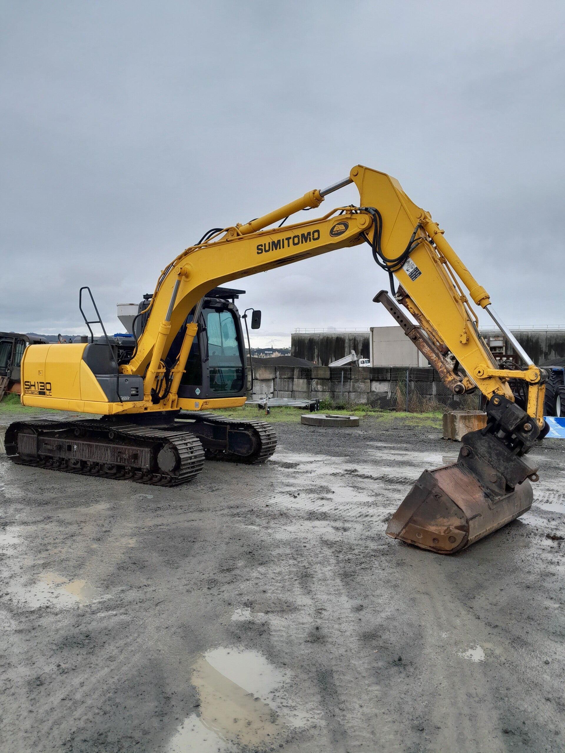 Sumitomo SH 130-6 2014 and Other 13t diggers Available