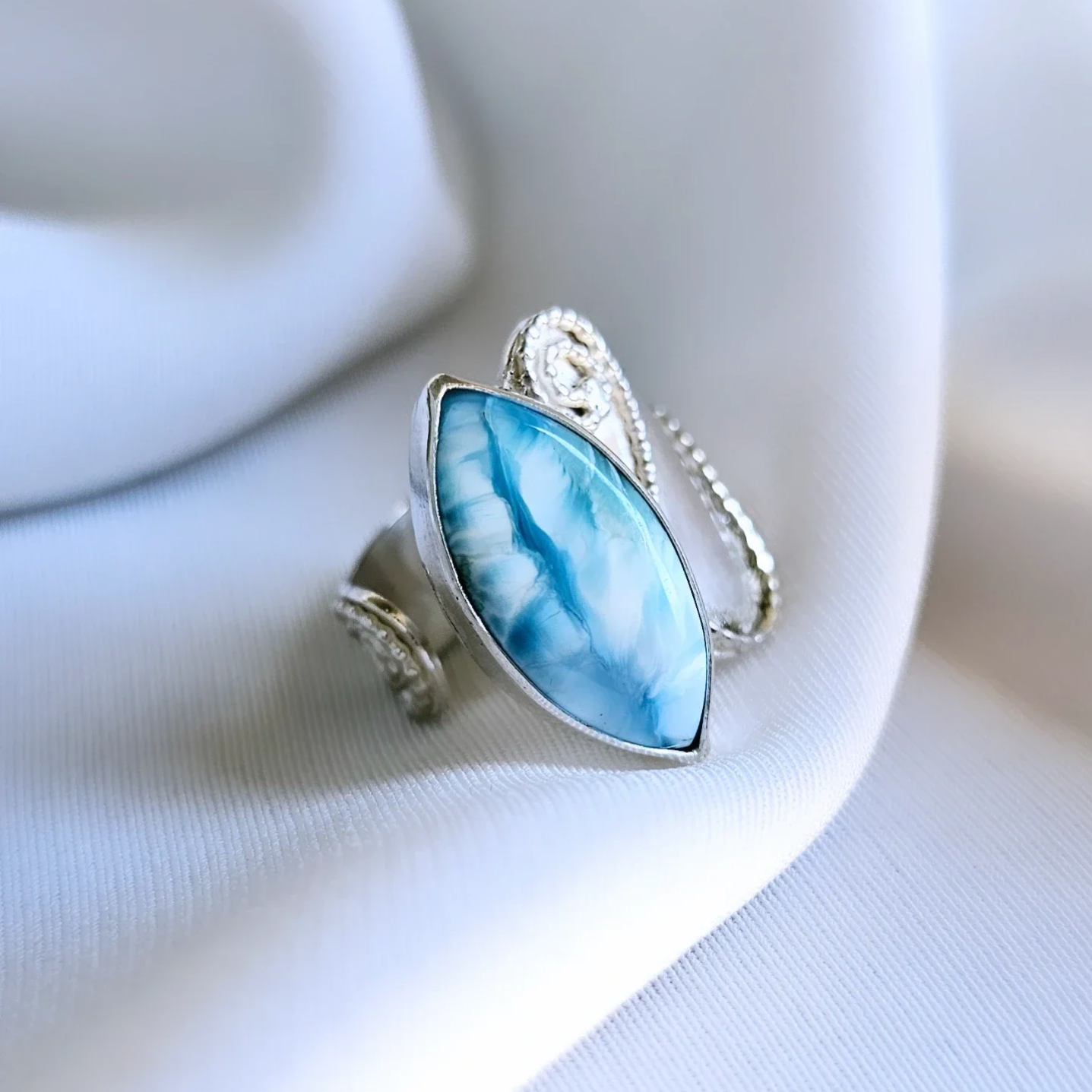 Larimar (54 EU / 7 USA) adjustable +/- 1 size