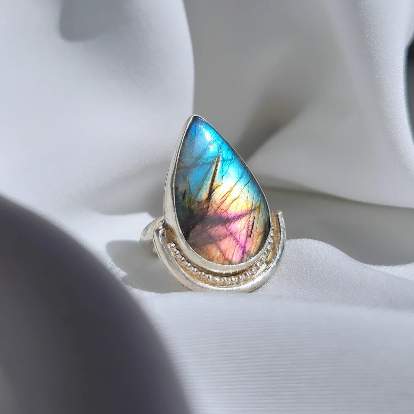 Labradorite - (54 EU / 7 USA)