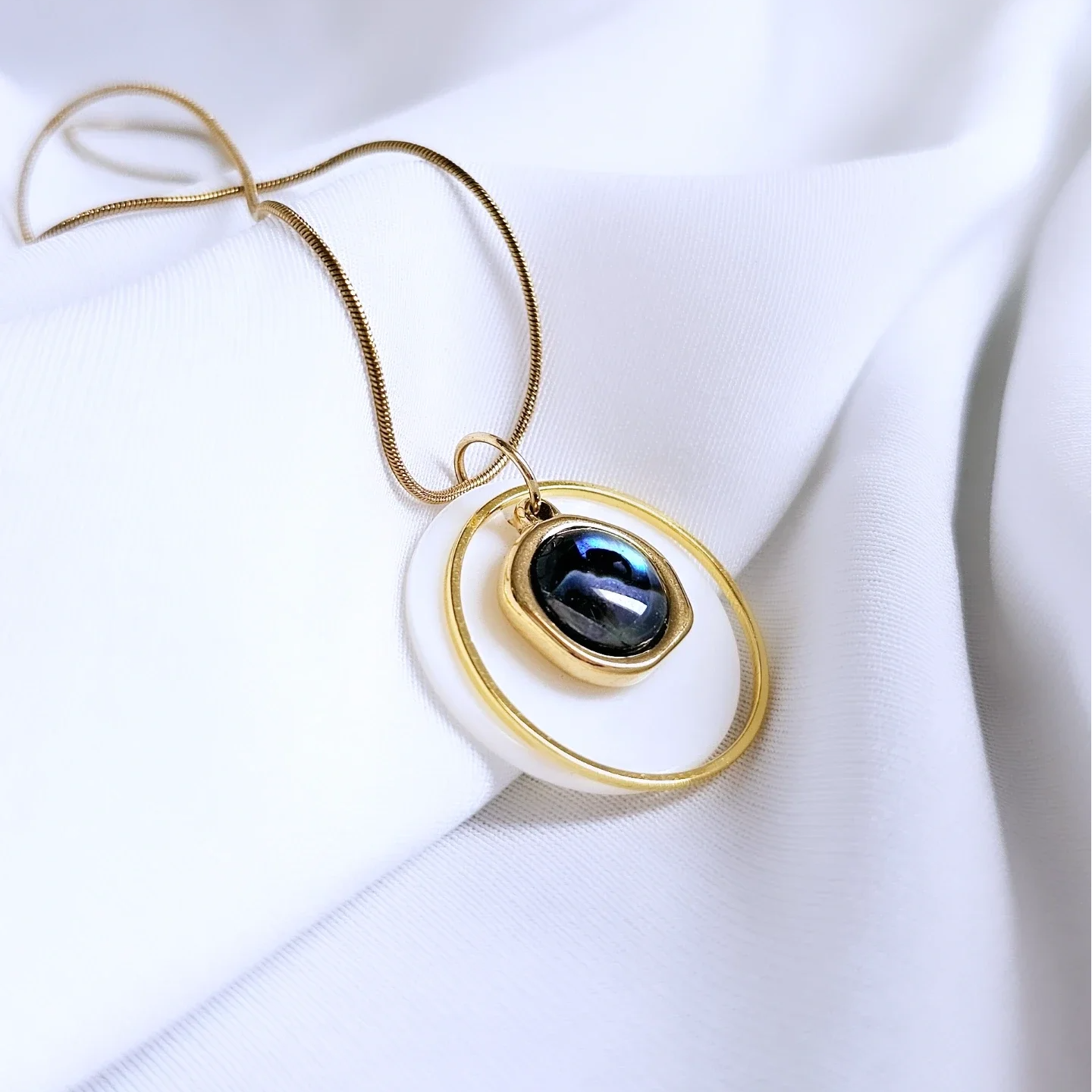Abalone Shell and Mother of Pearl - Round
