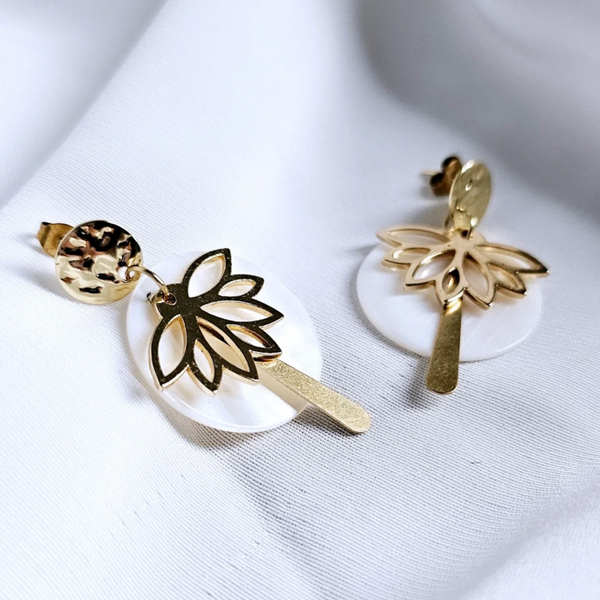 White Seashell and Lotus