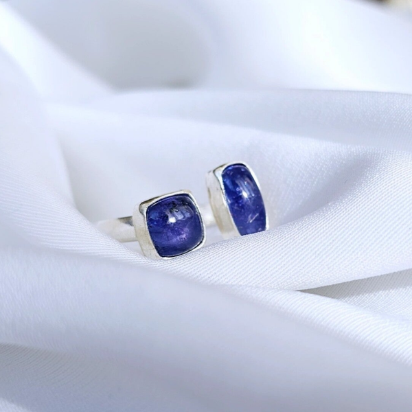 Tanzanite (59.5 EU / 9 USA)