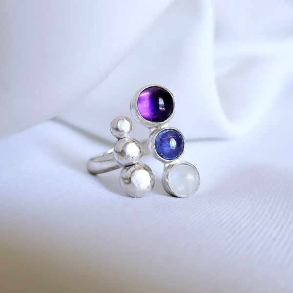 Amethyst / Tanzanite / Moonstone (7.5 USA)