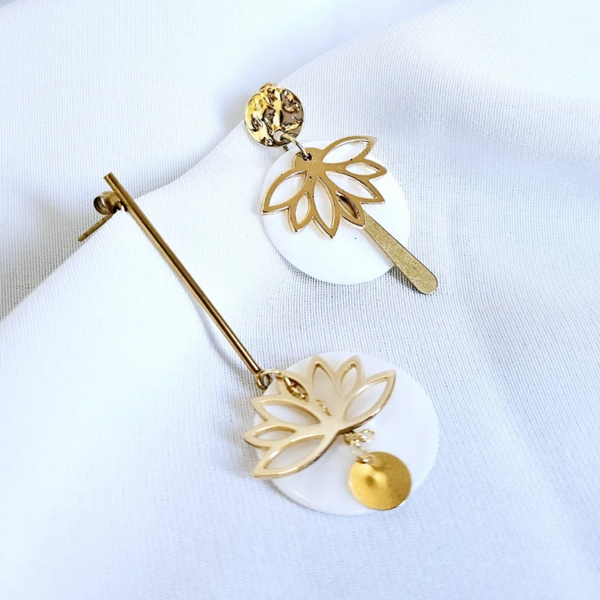 White SeaShell and Lotus Asymmetrical