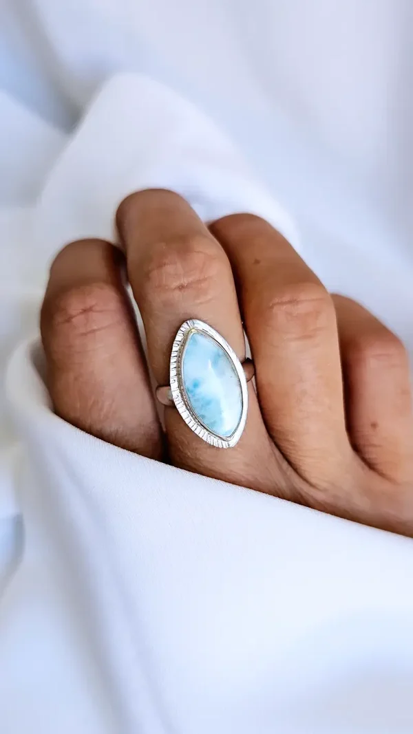 Larimar (53 EU / 6.5 USA)