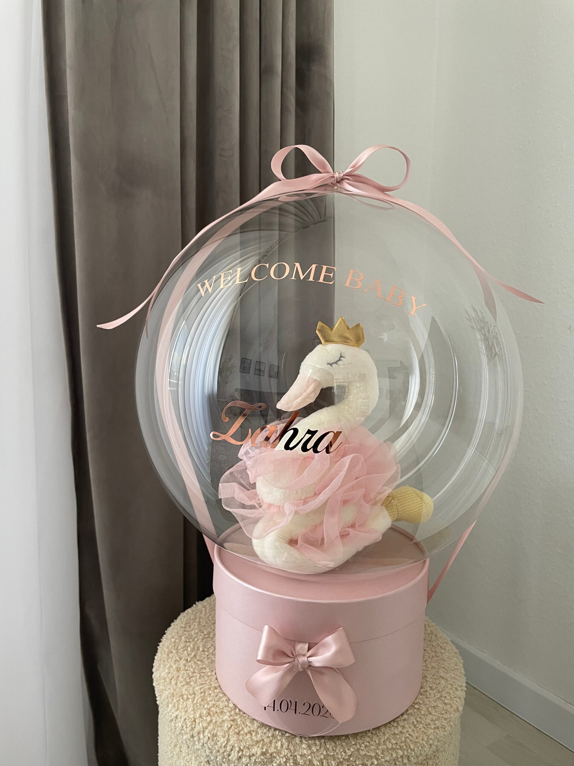 Kuscheltier "Schwan" mit Geschenkbox rund