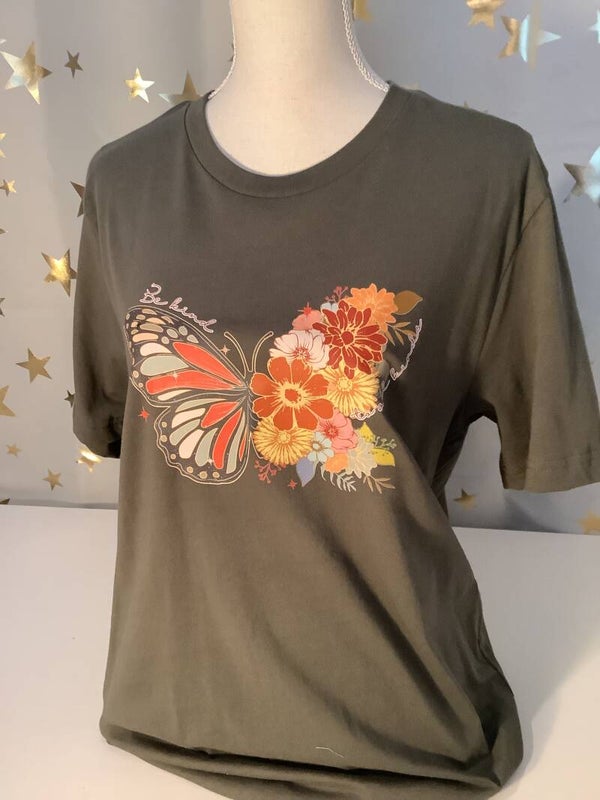 Tee-shirt printed with “Be Kind”