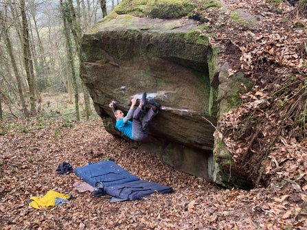 hangboard training for climbing, forest of dean bouldering, bouldering, forest of dean, new areas, guidebook, bouldering guide, sandstone bouldering, new areas,