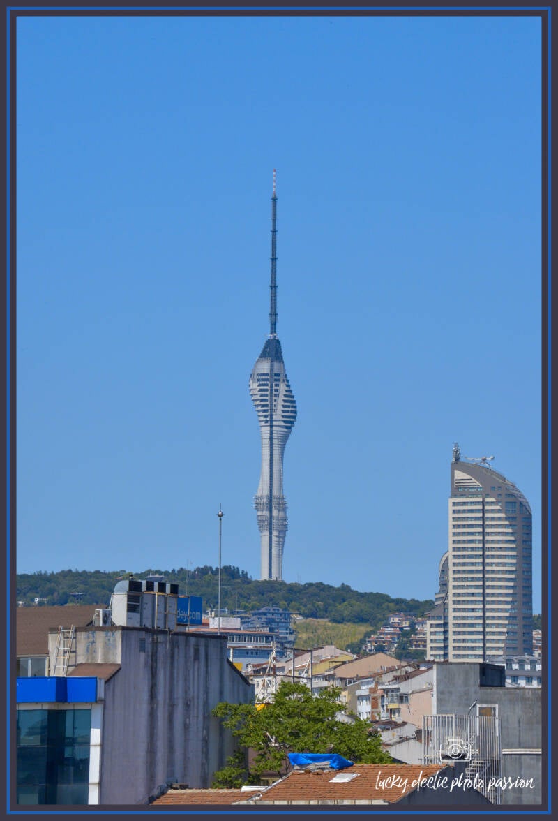 luc_4884_edit-standard-9j5qrv.jpg