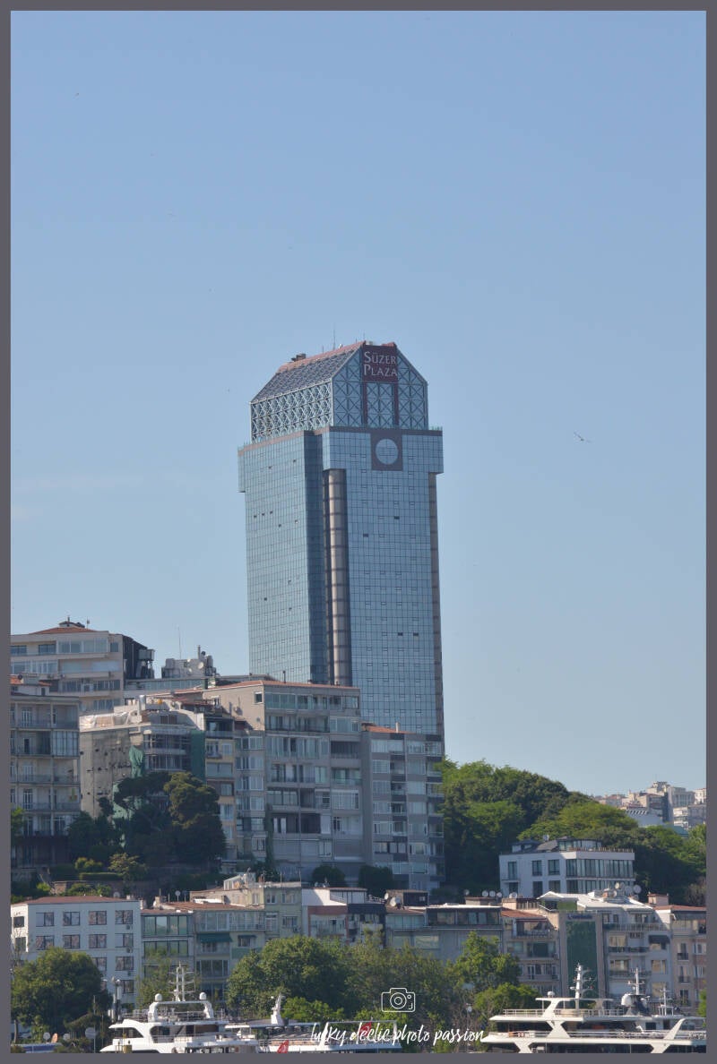 luc_4947_edit-standard-iv0dxu.jpg