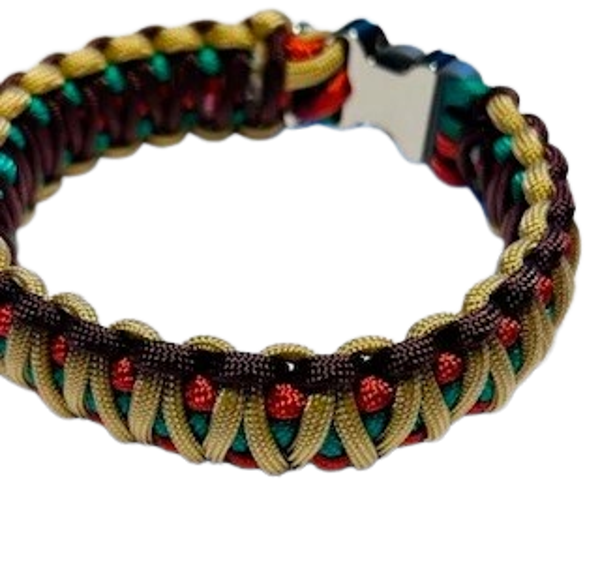 Stockmodel halsband met klikgesp in botjesvorm