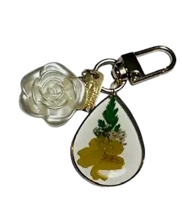 sleutelhanger met echte bloem in UV resin