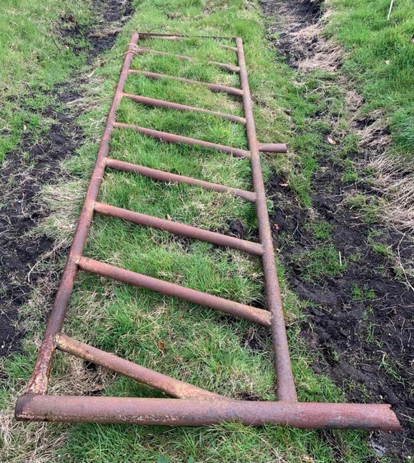 Metal Feed Barrier (1)